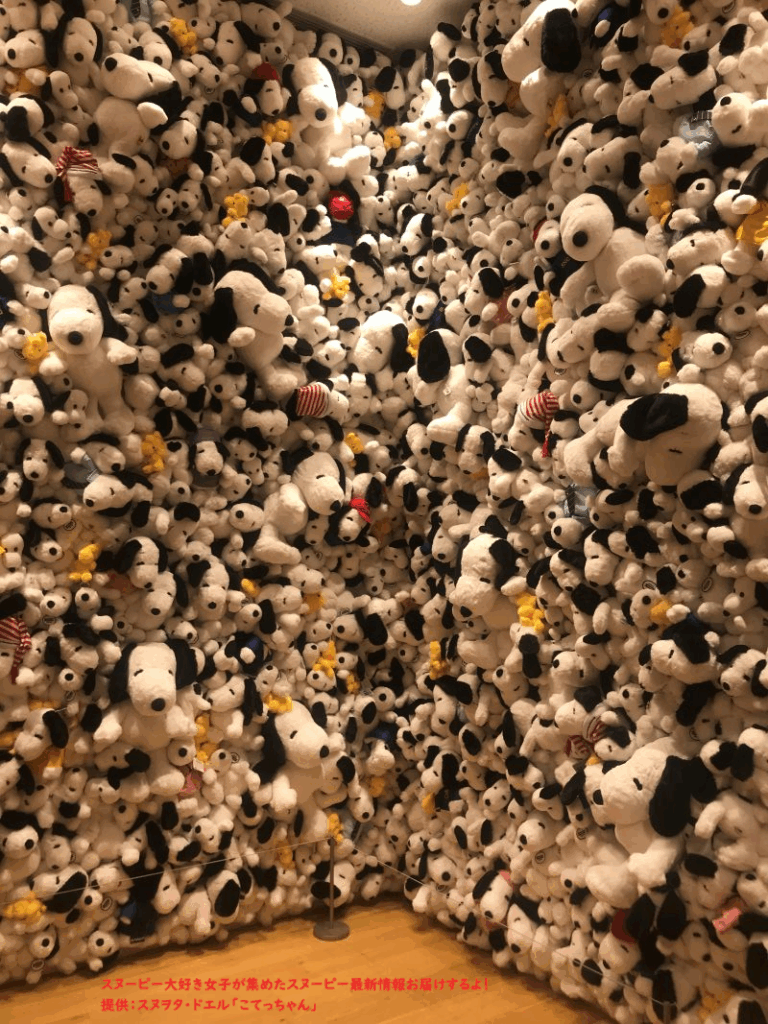 ブラウンズストアのスヌーピーウォール1