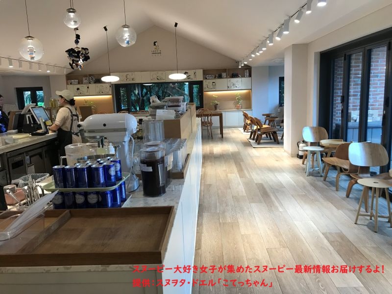 スヌーピーガーデン・Lucy's Lemonade Cafeの店内2